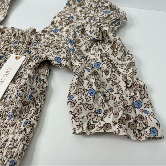 New!Olivaceous Top| 100% rayon| Small|ribbed| soft| cropped| stretchy|floral - Picture 15 of 16